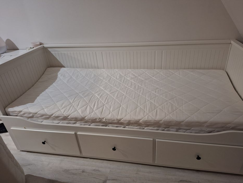 Łóżko Hemnes z materacami