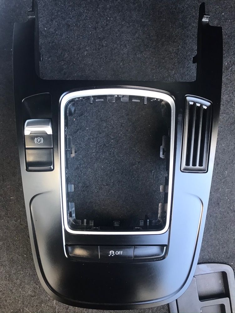 Панель Audi A4,A5,Q5 8K0864261