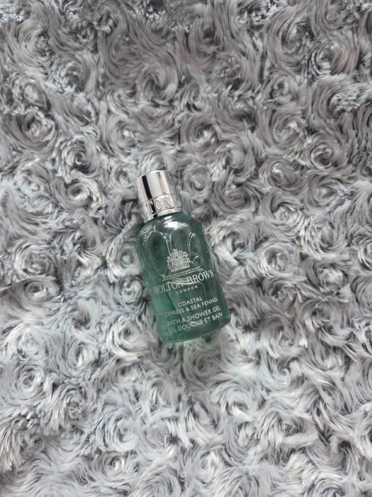 Żel do mycia Coastal Cypress & Sea Fennel Molton Brown 50 ml