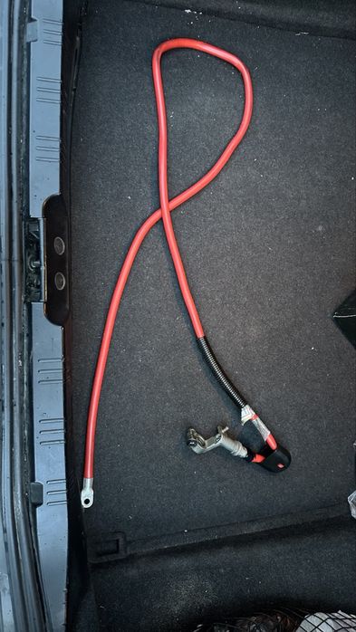 Плюсова клема провід BMW E60 2005