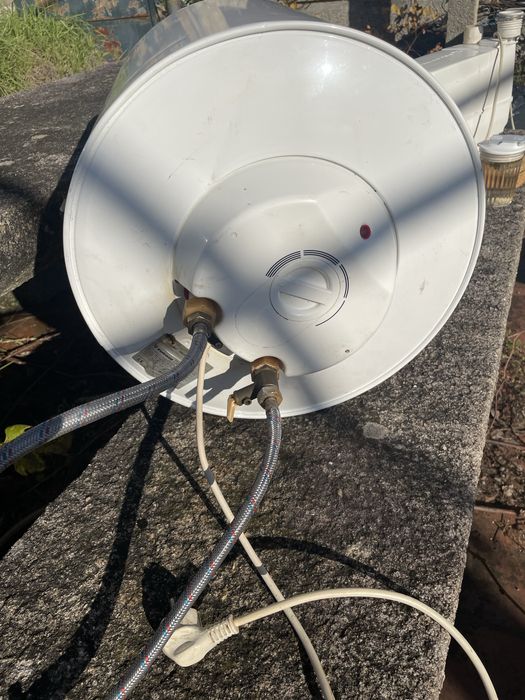 termoacumulador elétrico da marca Vulcano, modelo ES 050-1M 0 WIV-B