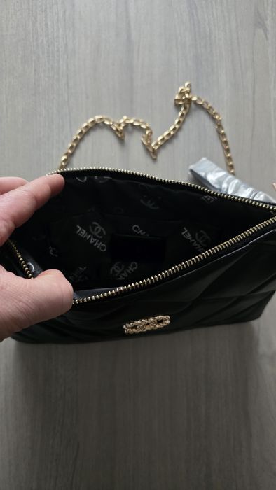 Torebka kopertówka na łańcuszku