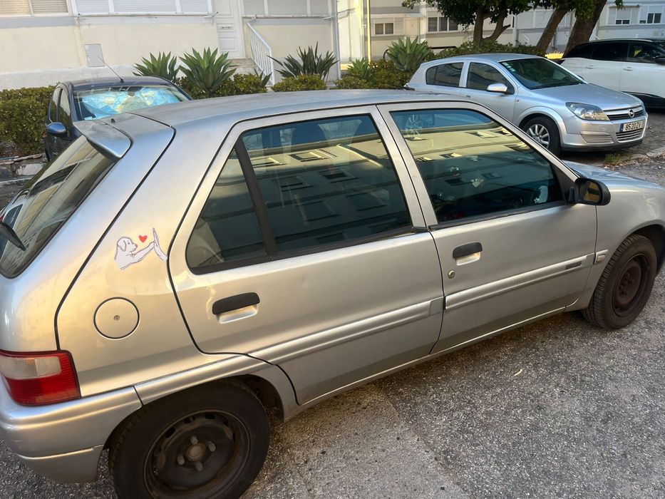 Citroën Saxo 1.1 (2001) — Usado, com detalhes