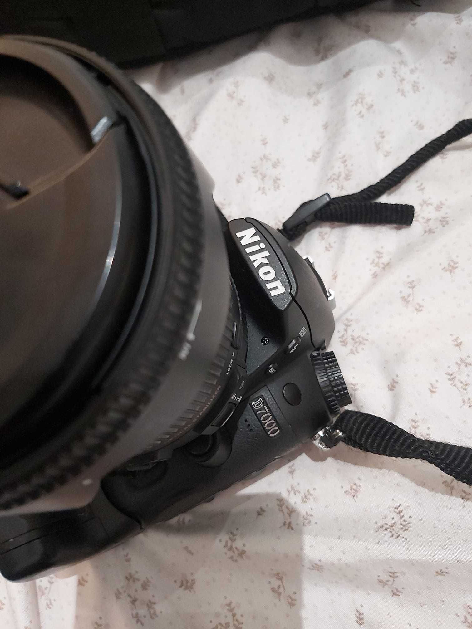 Máquina fotográfica Nikon
