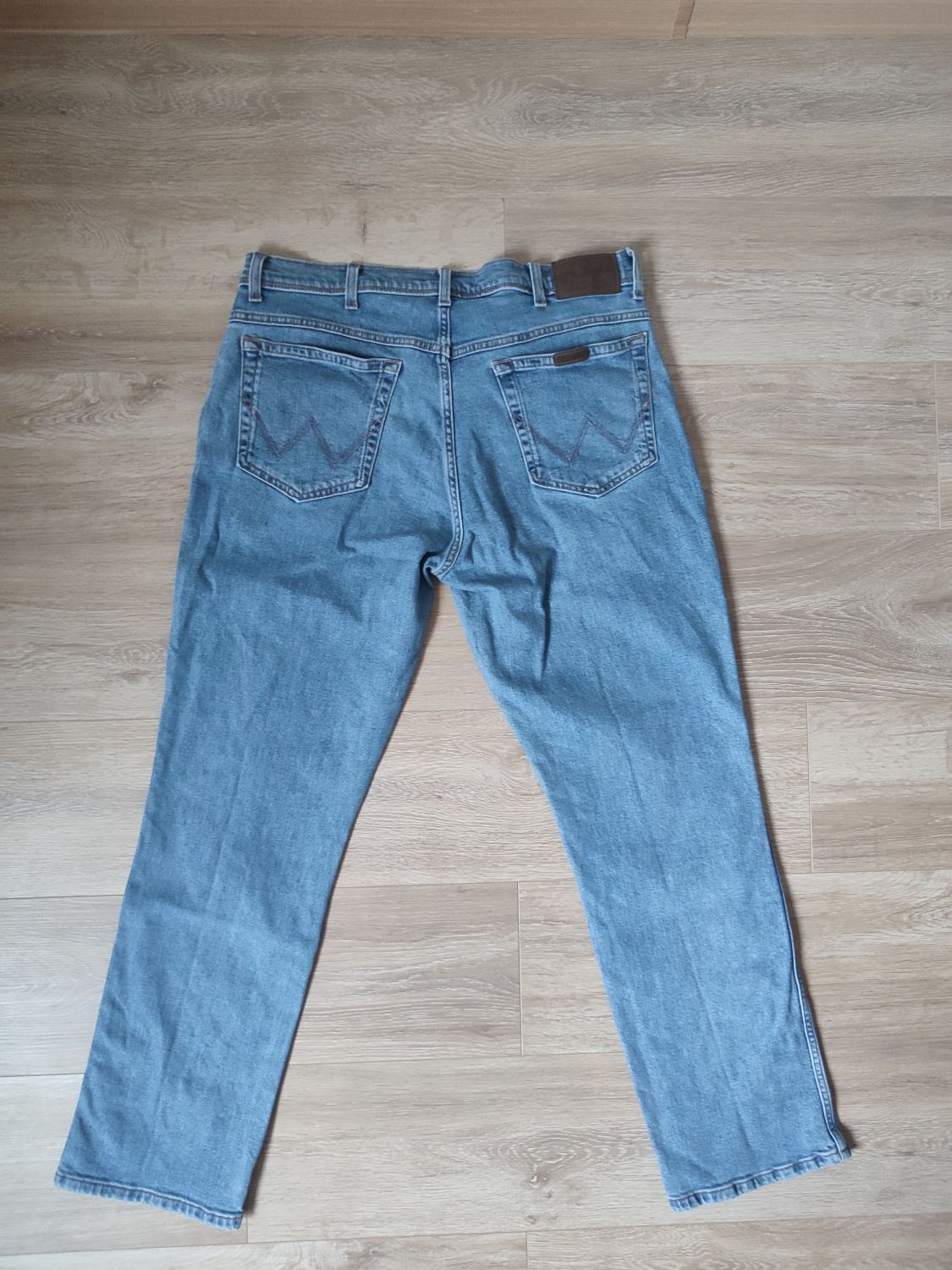 Spodnie jeansowe proste Wrangler straight fit