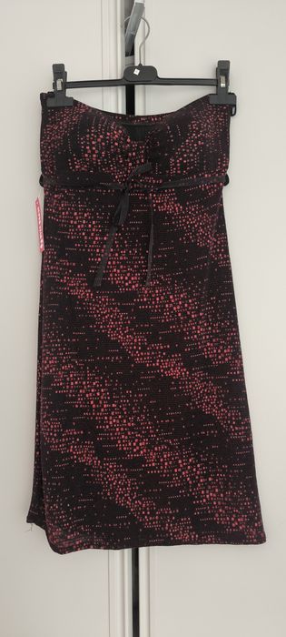 Vestido preto e vermelho