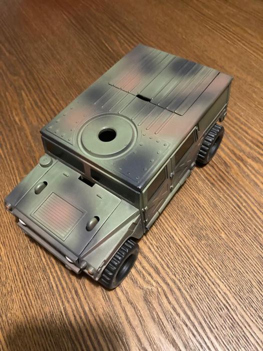 Brinquedo 2 tanques de batalha e jipe