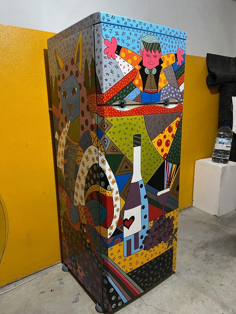 Frigorifico com pinturas artisticas