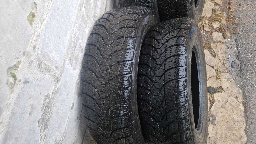Новая резина Зима 185/65 R14 комплект с наклейками 25 год