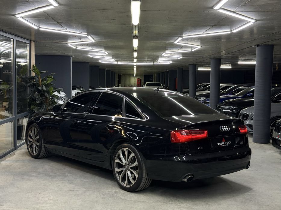 Audi A6.