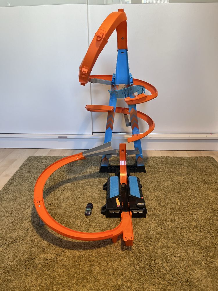 Tor Hot wheels - Podniebne Kraksy GWT39