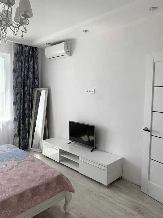 Сдам 1 ком ЖК Радужный Таирова 9000