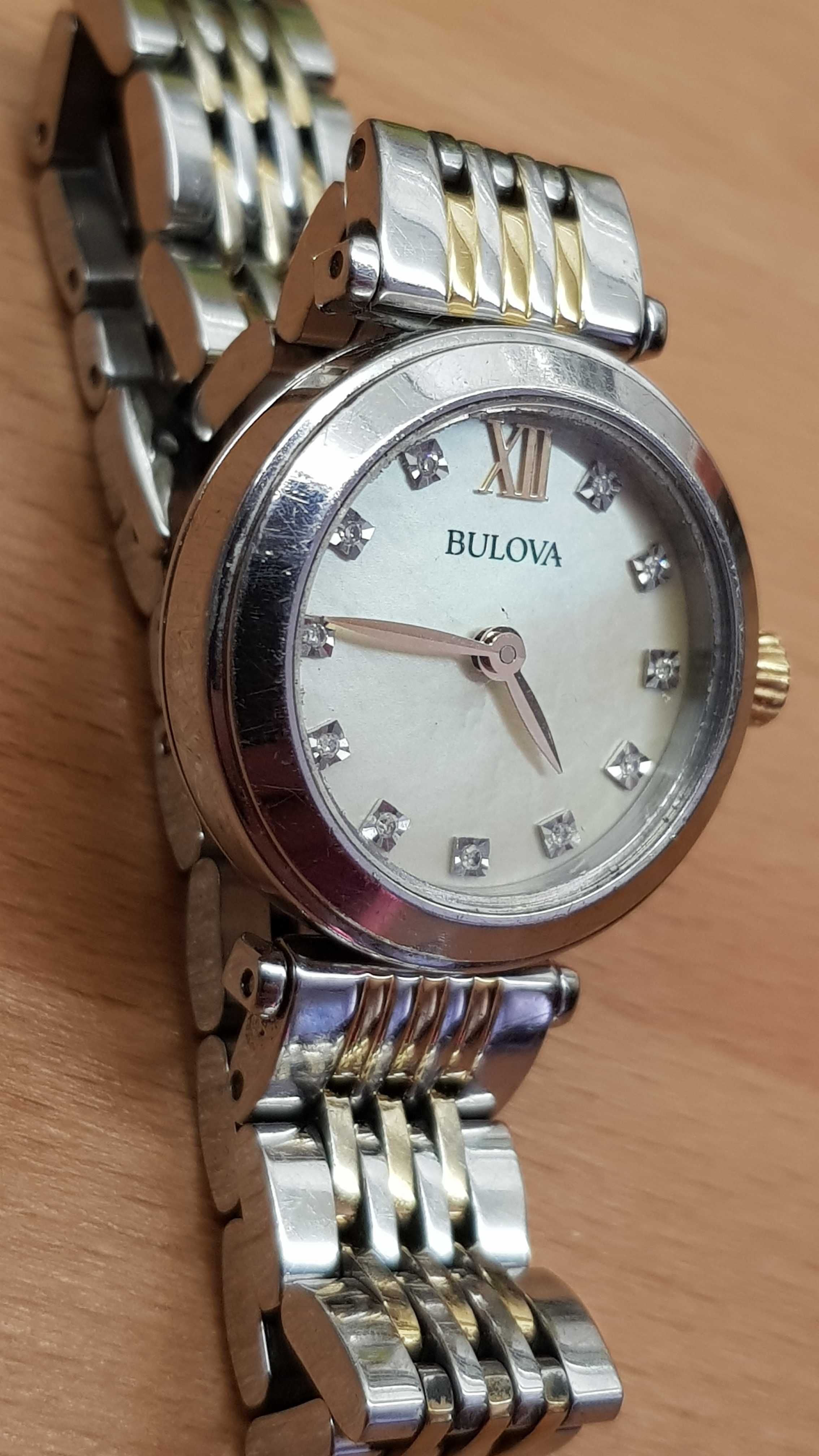 Damski zegarek wizytowy *Bulova*Diamonds