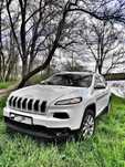 Аренда прокат авто стильного американца Jeep Cherokee с водителем