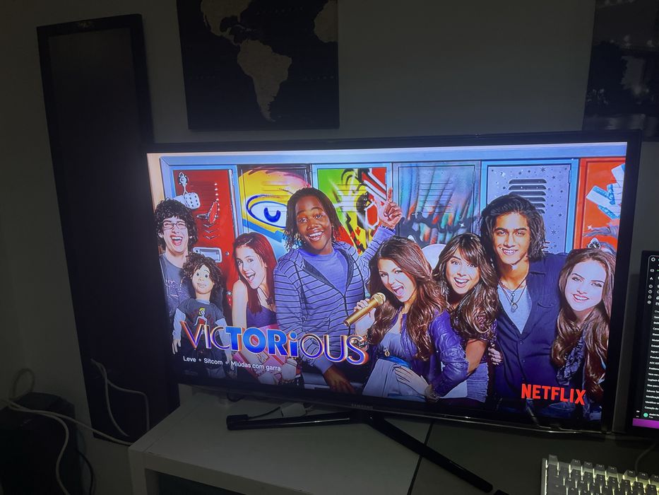 Smart tv - Samsung com stick 32 polegadas - excelente condicoes