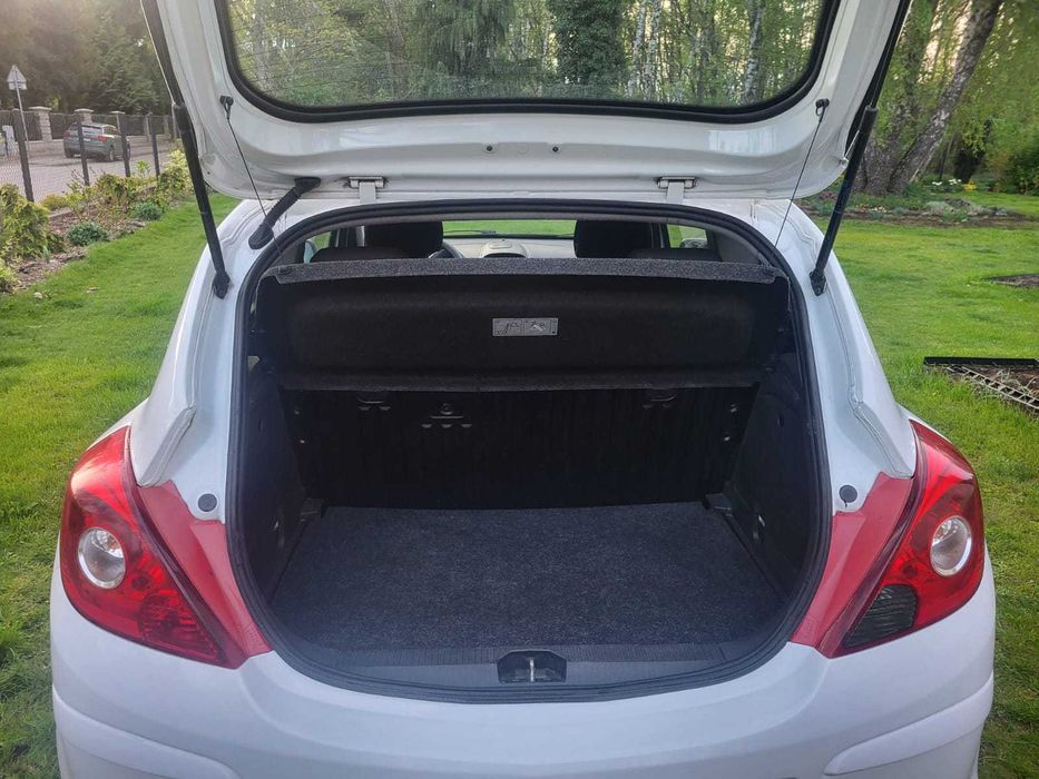 opel corsa D z kompletem kół zapasowych