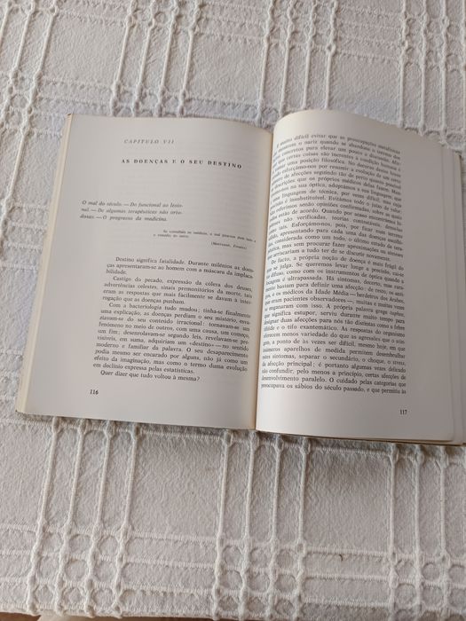 Livro "origem e destino das doenças" Jean Marie Gerbault de 1965.