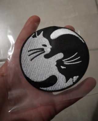 термо апликация нашивка вышивка 7см инь янь черное белое кот кошка