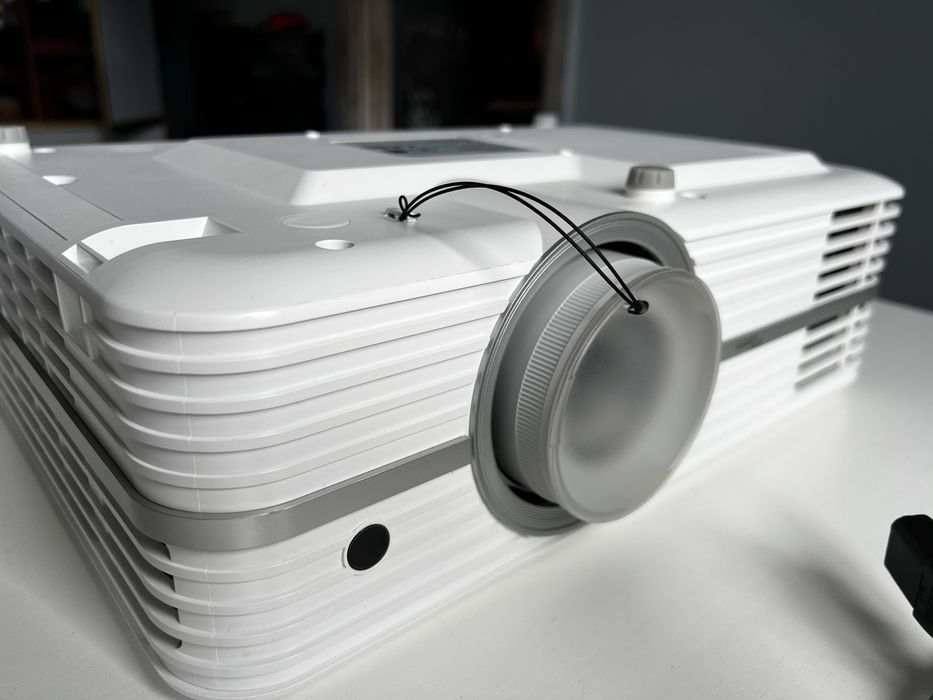 Projektor 4K - Optoma uhd40 - 2400lm - 300”