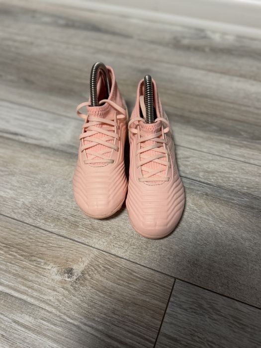 Бутси, копачки Adidas PREDATOR 18.3 yunior pink