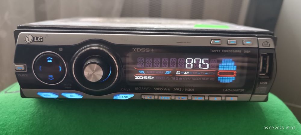 Магнитола LG lac-ua675
