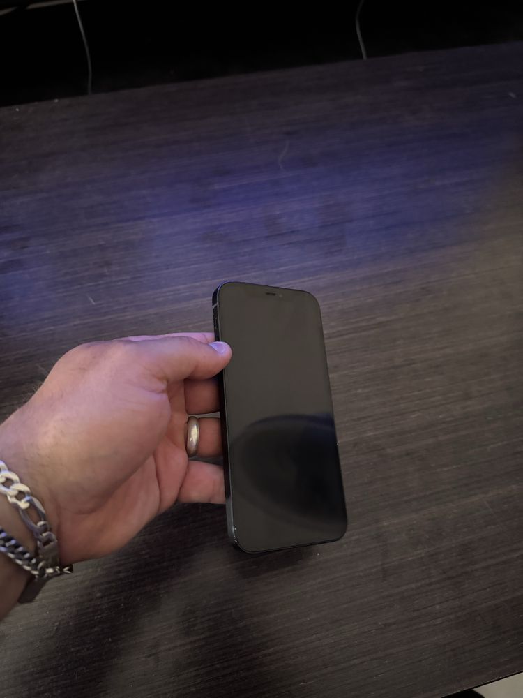 Iphone 12 em otimo estado