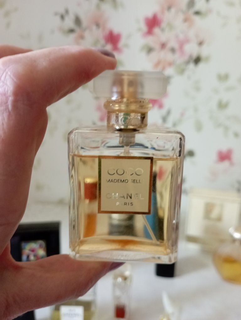Духи  Chanel 5,  19 и др