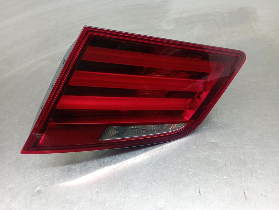 Farolim da mala direito BMW 5 (F10)