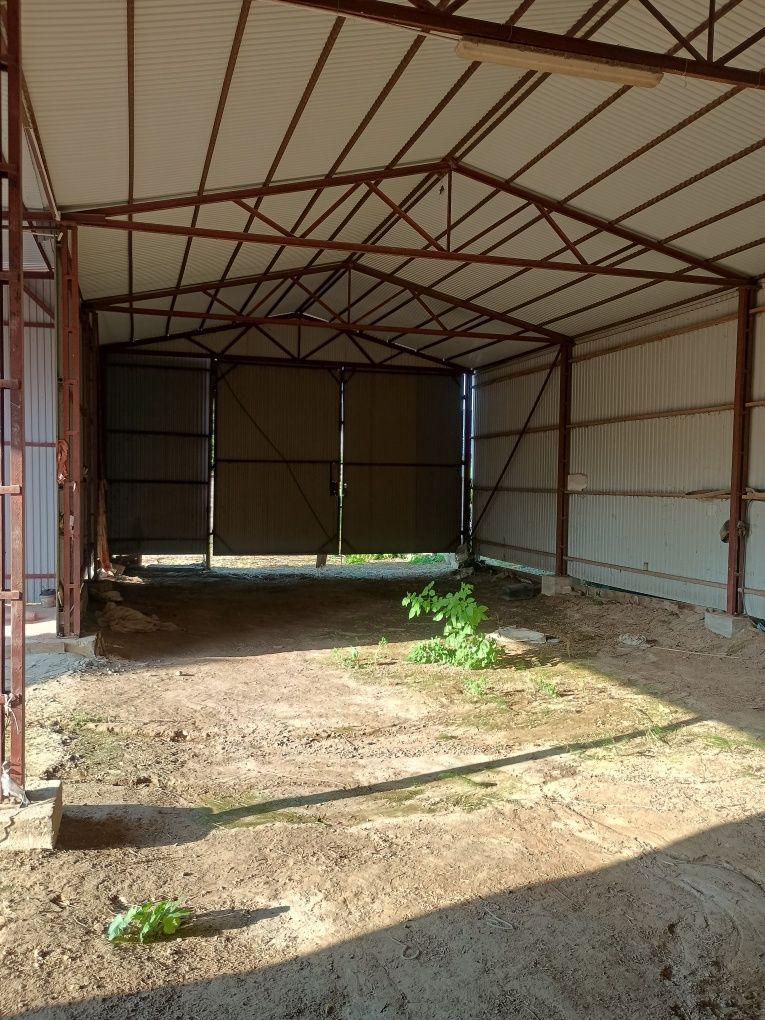 Hala/wiata stalowa 18m x 8m plus 4m x 11.5m tworzące jedną całość