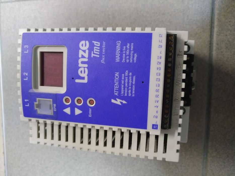 Falownik przetwornica Lenze 0.75kw