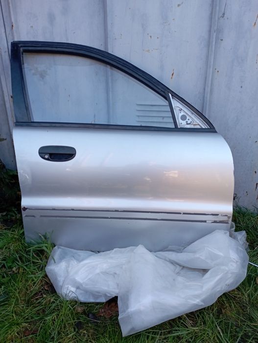 Продається передня права дверка (двері) Ланос, Сенс