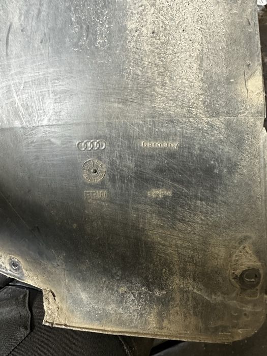 Nadkole Audi a4b5 fl przod lewe oryginal