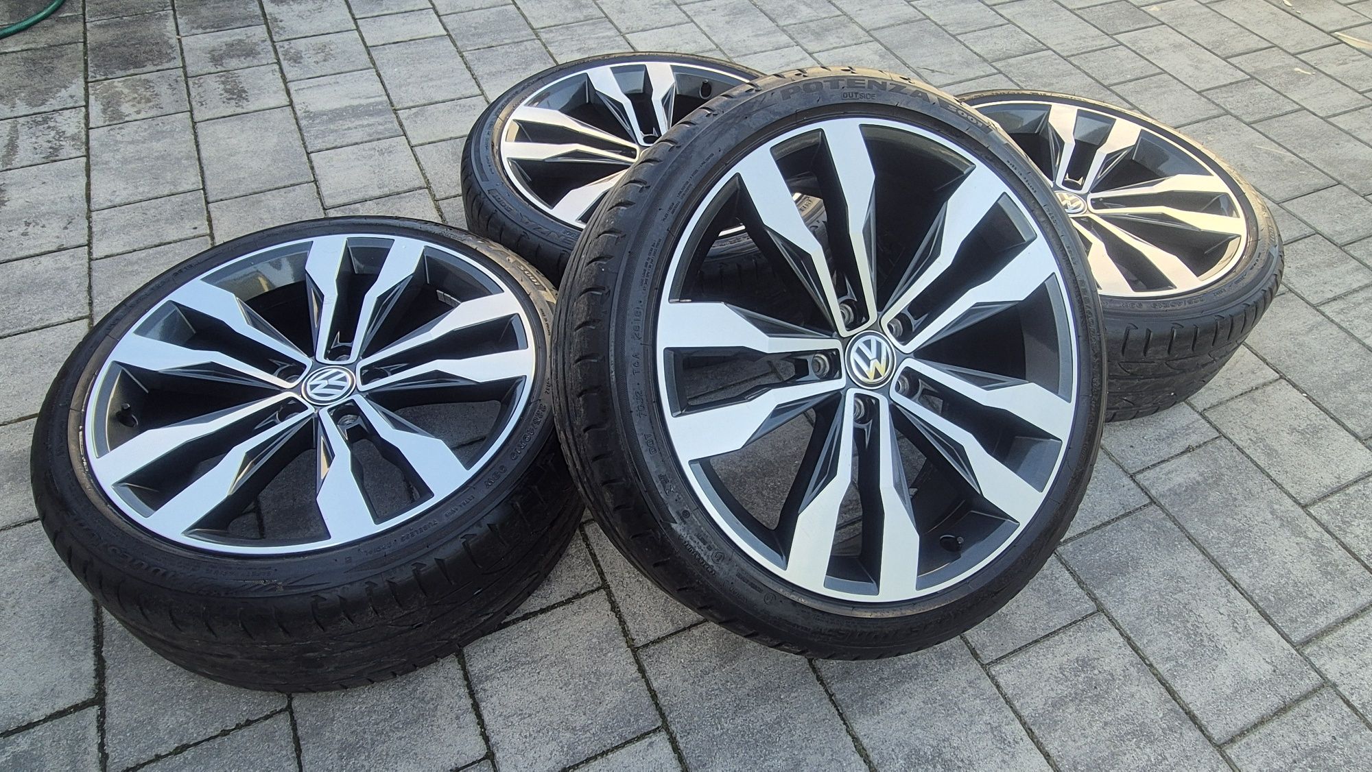 Alufelgi 5x112 Volkswagen 19 cali Passat Opony Bridgestone 225/40 R19