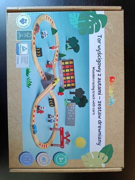 drewniany tor wyścigowy z autami - zestaw dla dzieci