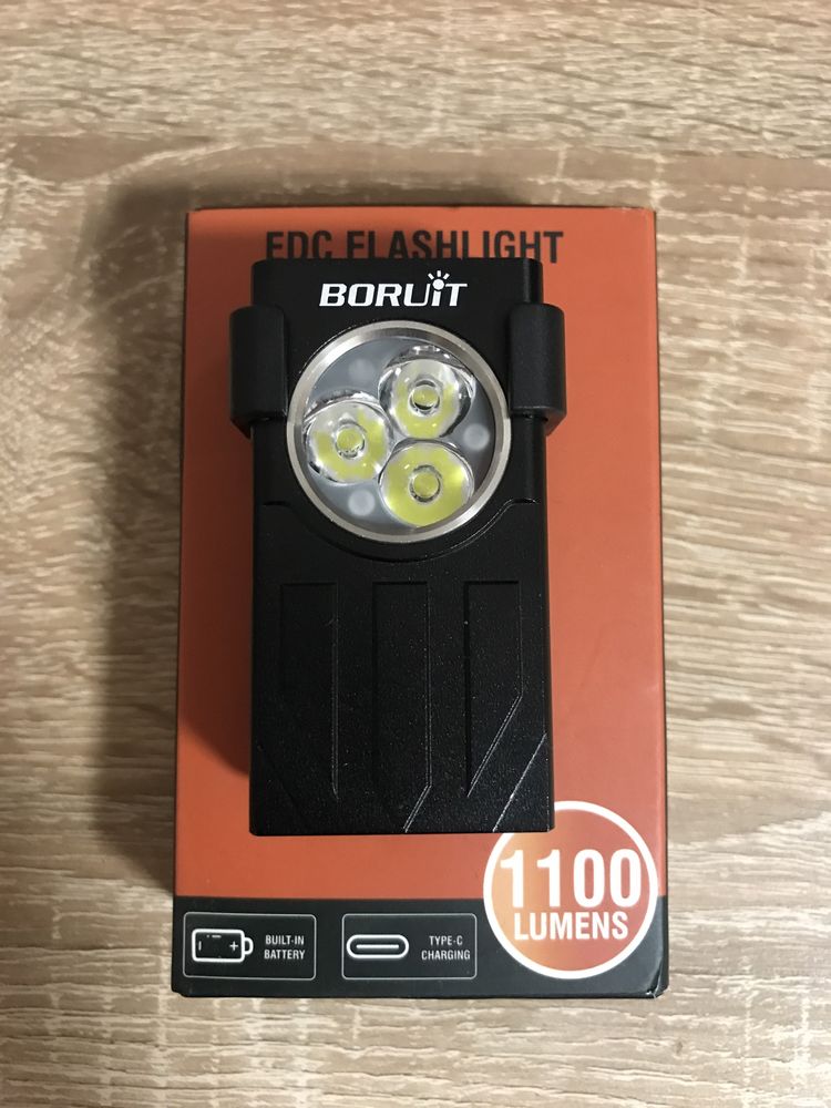 Компактний ліхтарик Boruit v7 (1100 люмен)