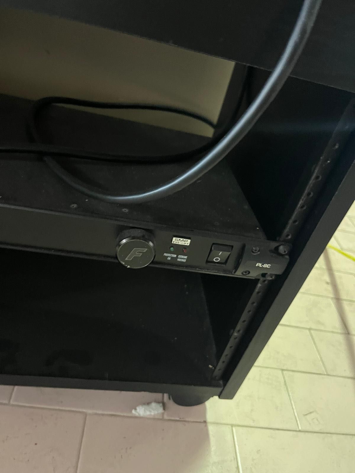 Rack com material de som