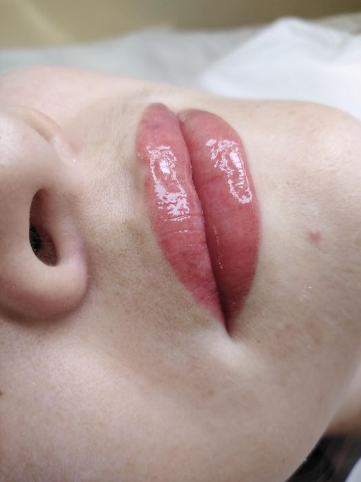 Перманент губ та брів