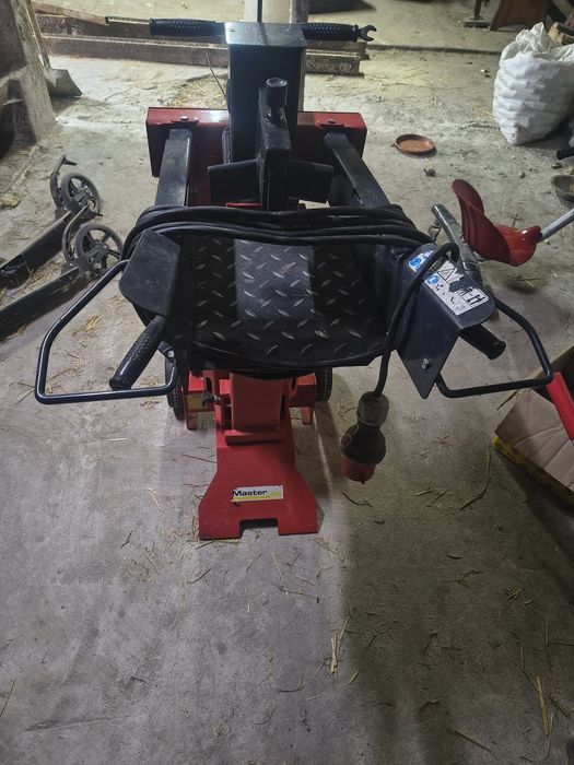 Łuparka do drzewa 8t ucisku