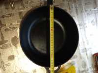Чугунная сковорода , диаметр 24.5