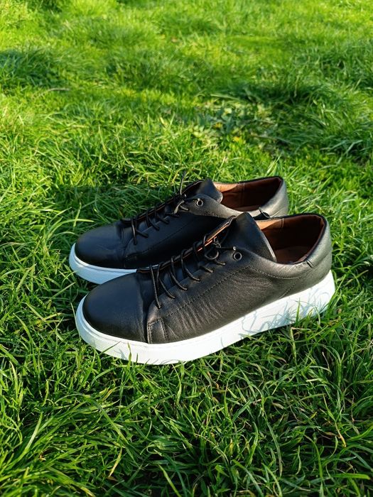 Шкіряні лофери, кросівки,мокасіни