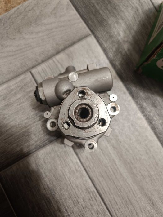 Гідропідсилювач керма насос ГУР AudіA6С5