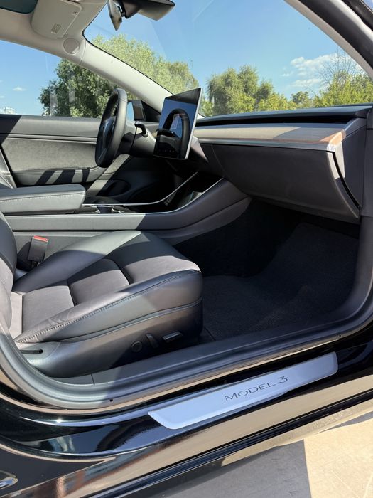 Tesla model 3 2019