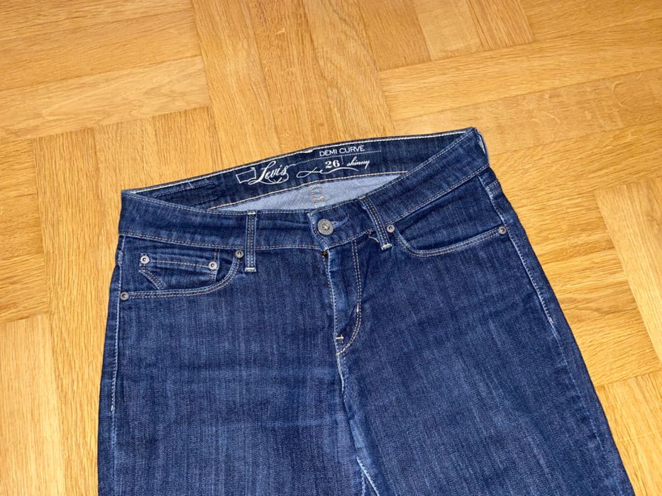 W26 L32 Levi’s jeansy Demi Curve skinny 26 Levi Strauss