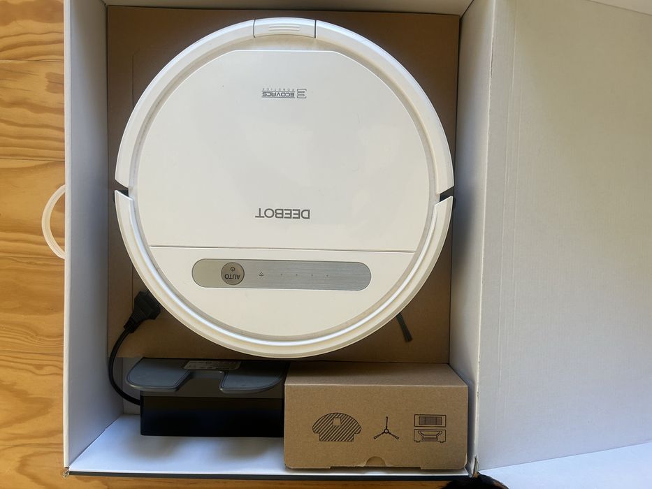 Robô Aspirador Ecovacs Deebot OZMO610