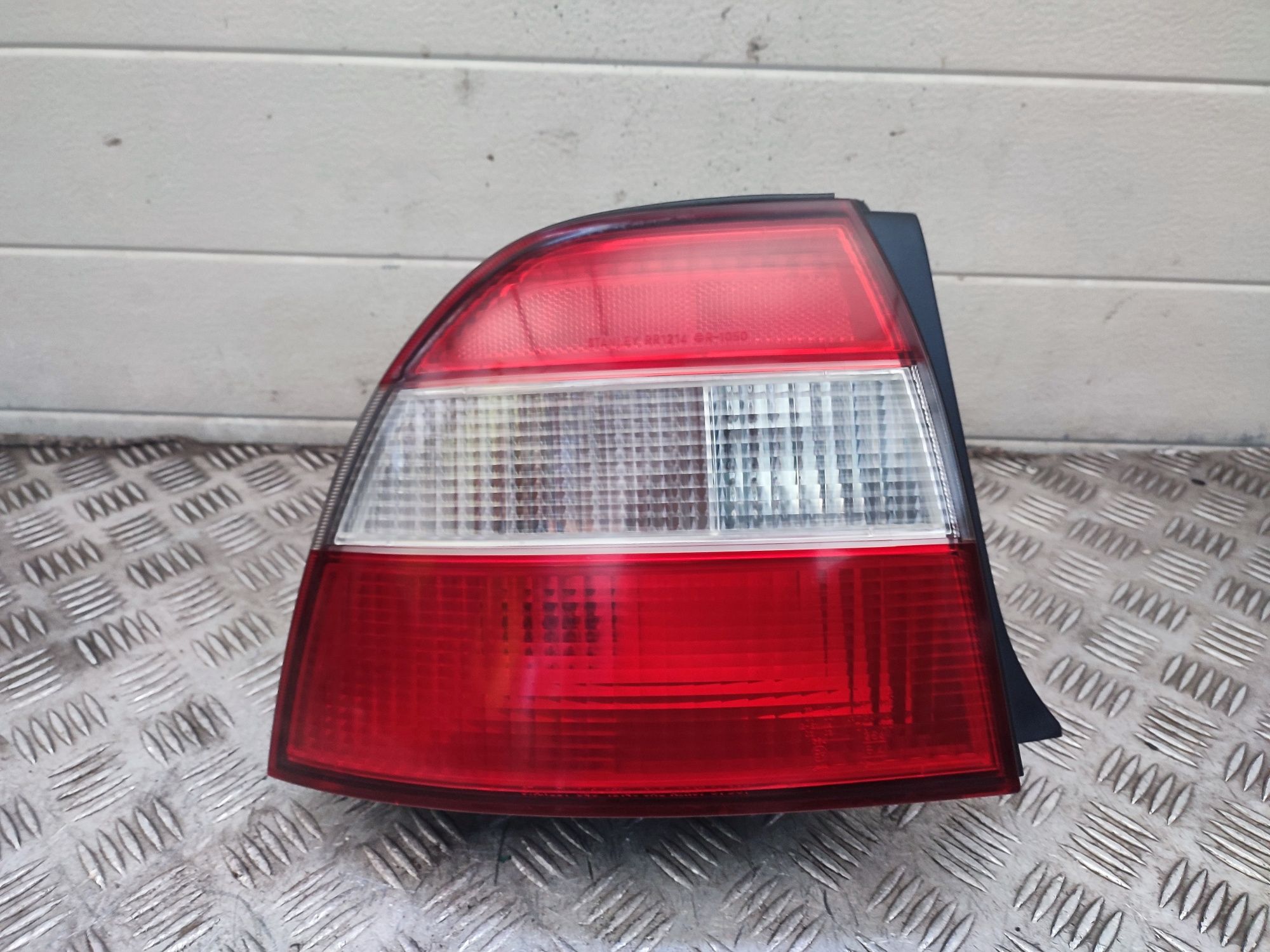 Honda Accord V 95-98r lampa lewa lewy tył