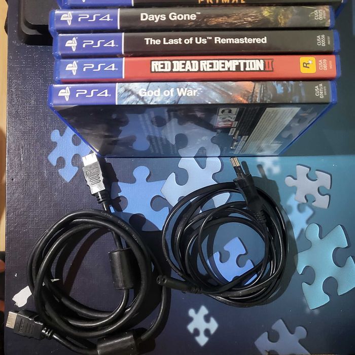 VENDO Ps4 + jogos