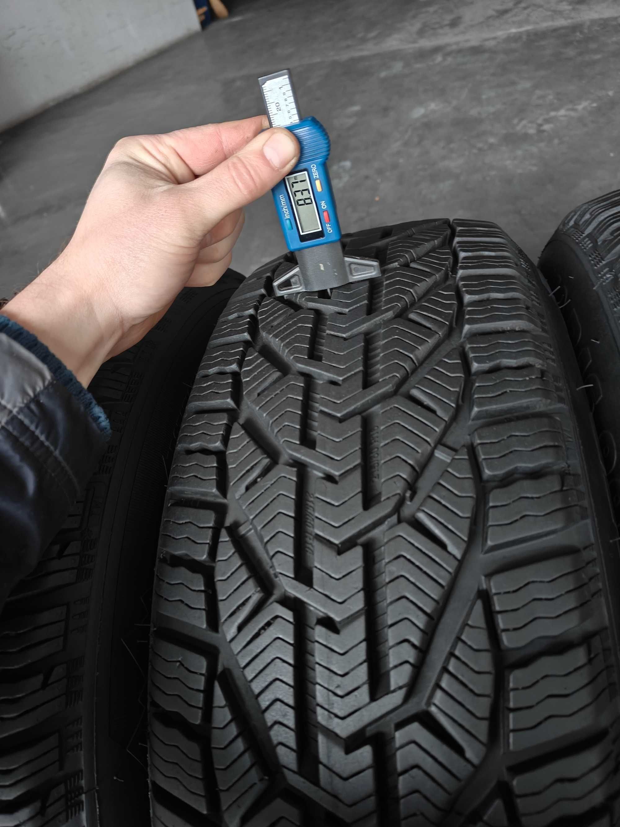 R16 215/60 зимові арктичні шини Tigar Winter