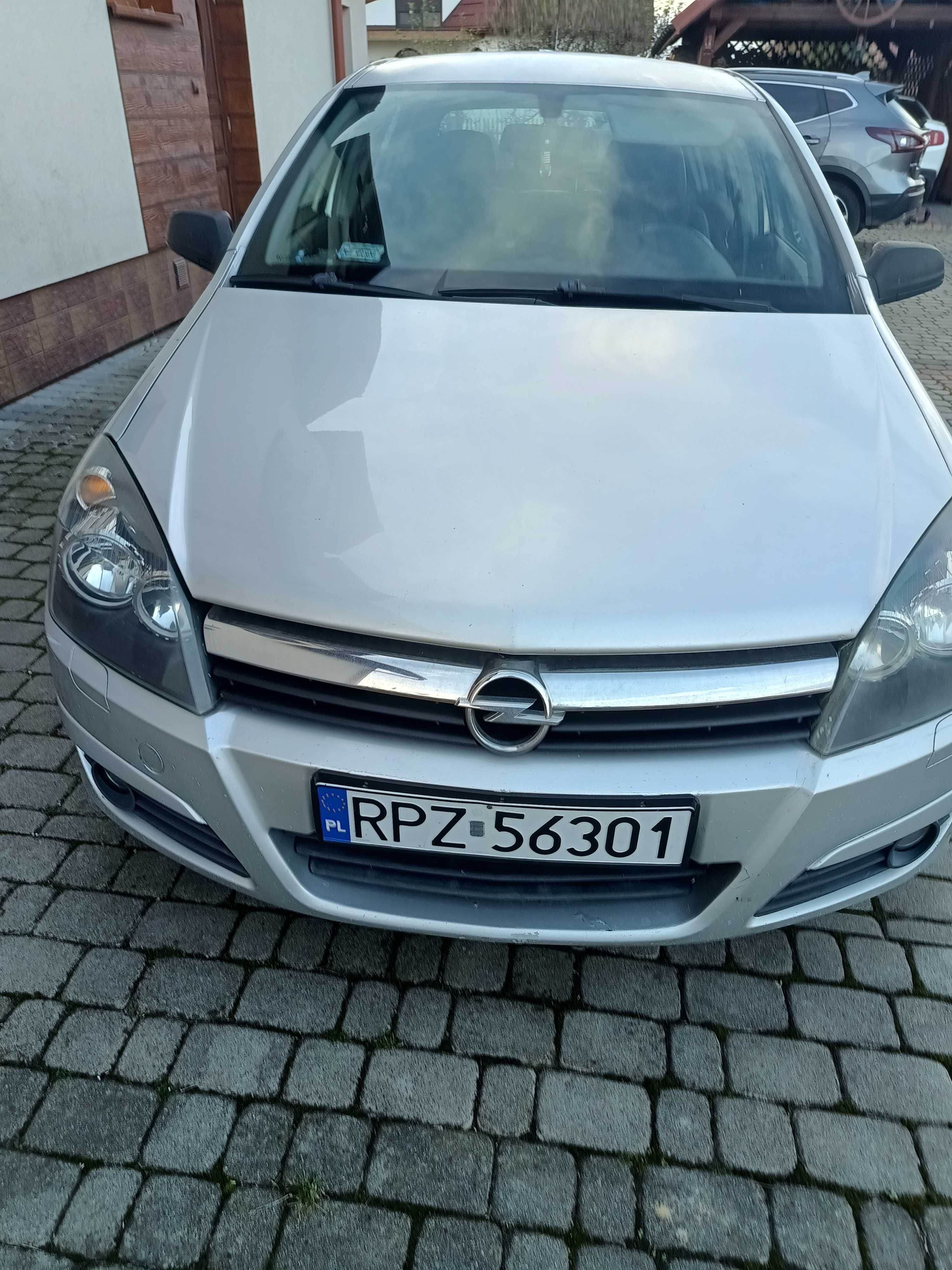 Opel Astra Cosmo 1.7 CDTI 100KM