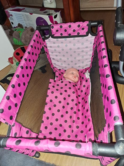 Wózek dla lalek wraz z łóżeczkiem