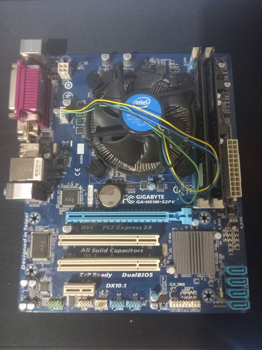 Płyta główna z ramem i procesorem